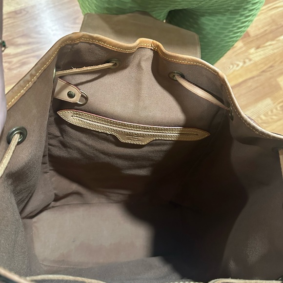 Real vintage Louis Vuitton Large size backpack
Used - Picture 9 of 9